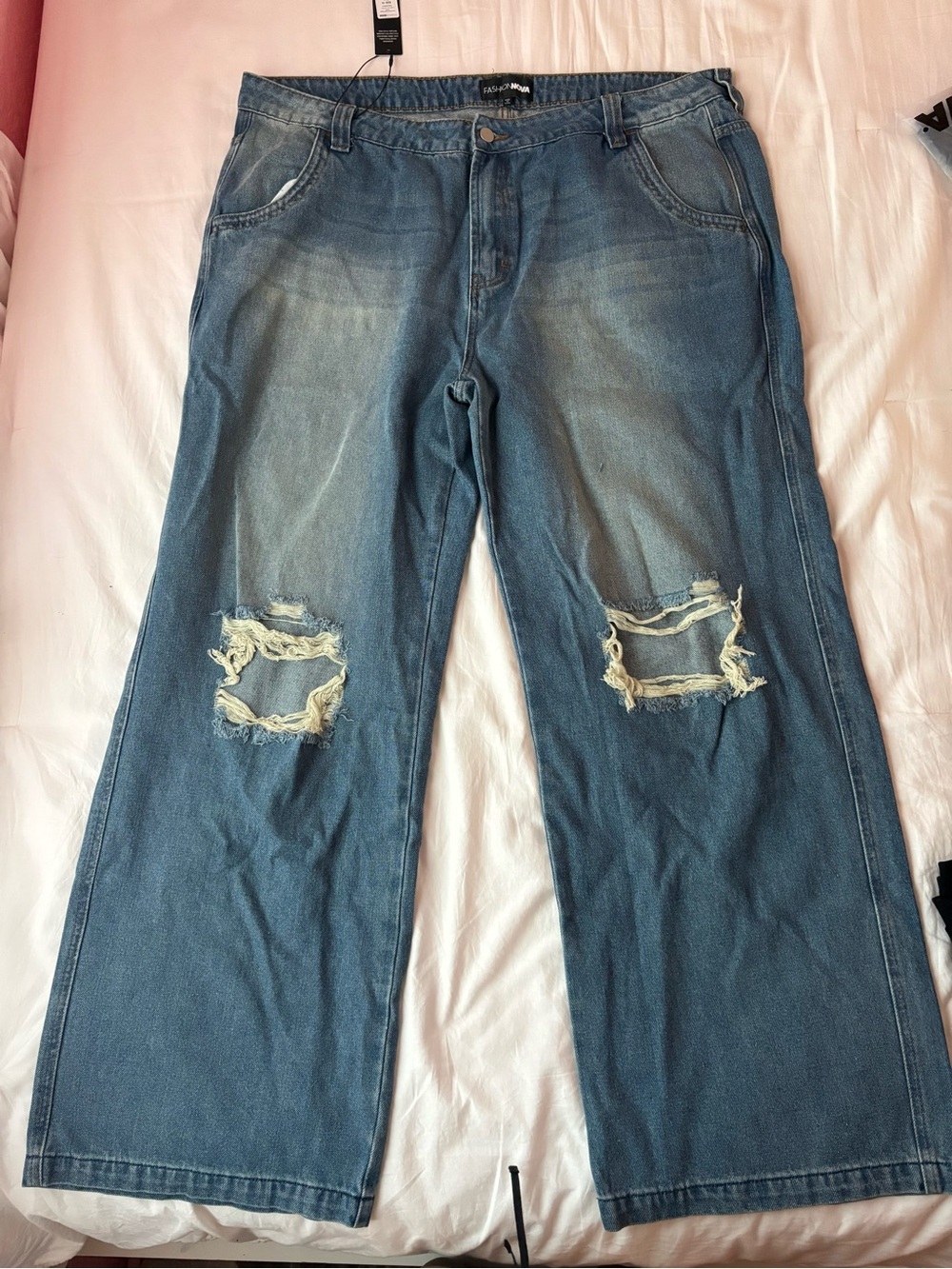 Fashion Nova - Women’s Distressed Baggy Jeans